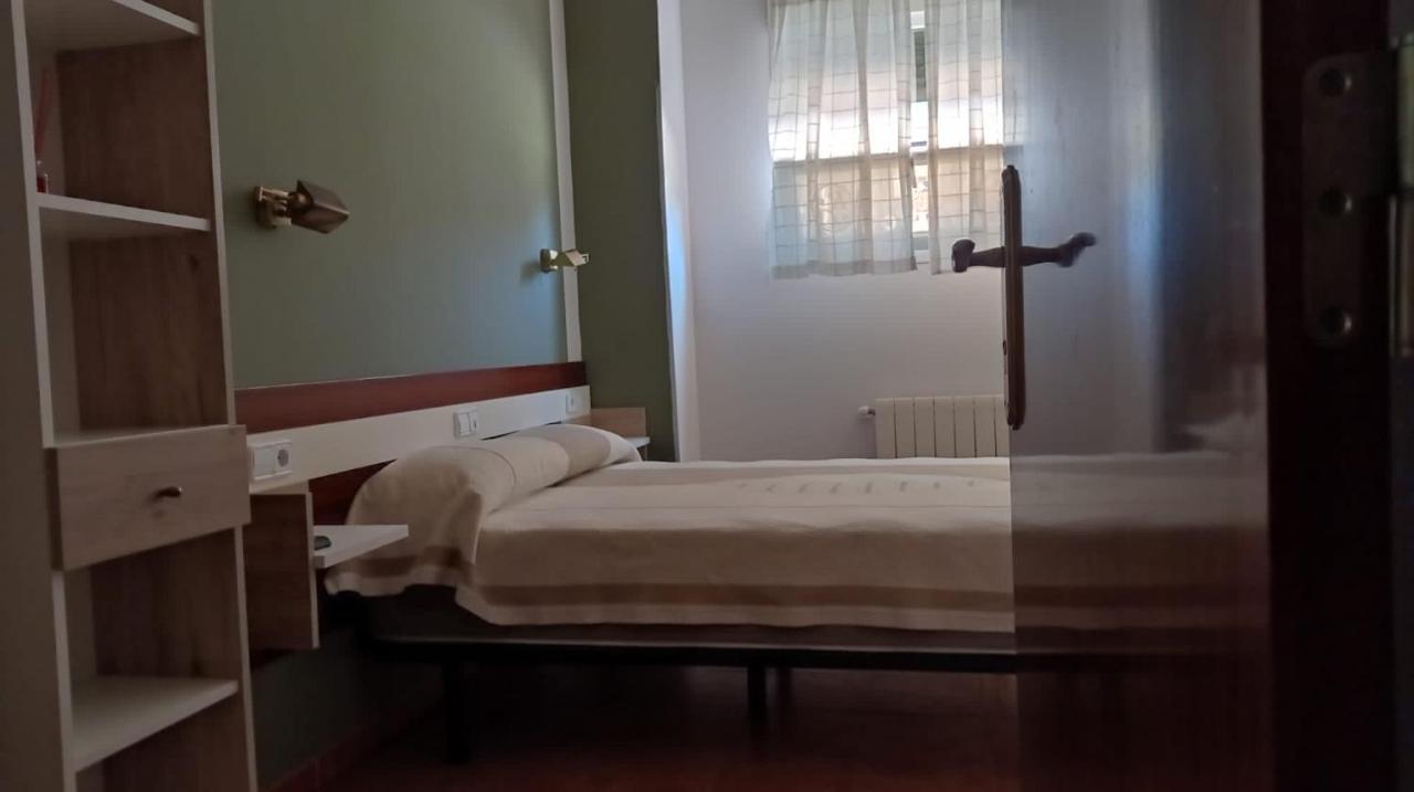 Alojamiento Numancia Pension Burgos Luaran gambar